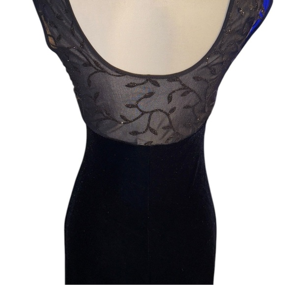 Elegant Black Formal Velvet Sheer Long Witchy Vamp Goth Scoop Front & Back Dress - Picture 10 of 14